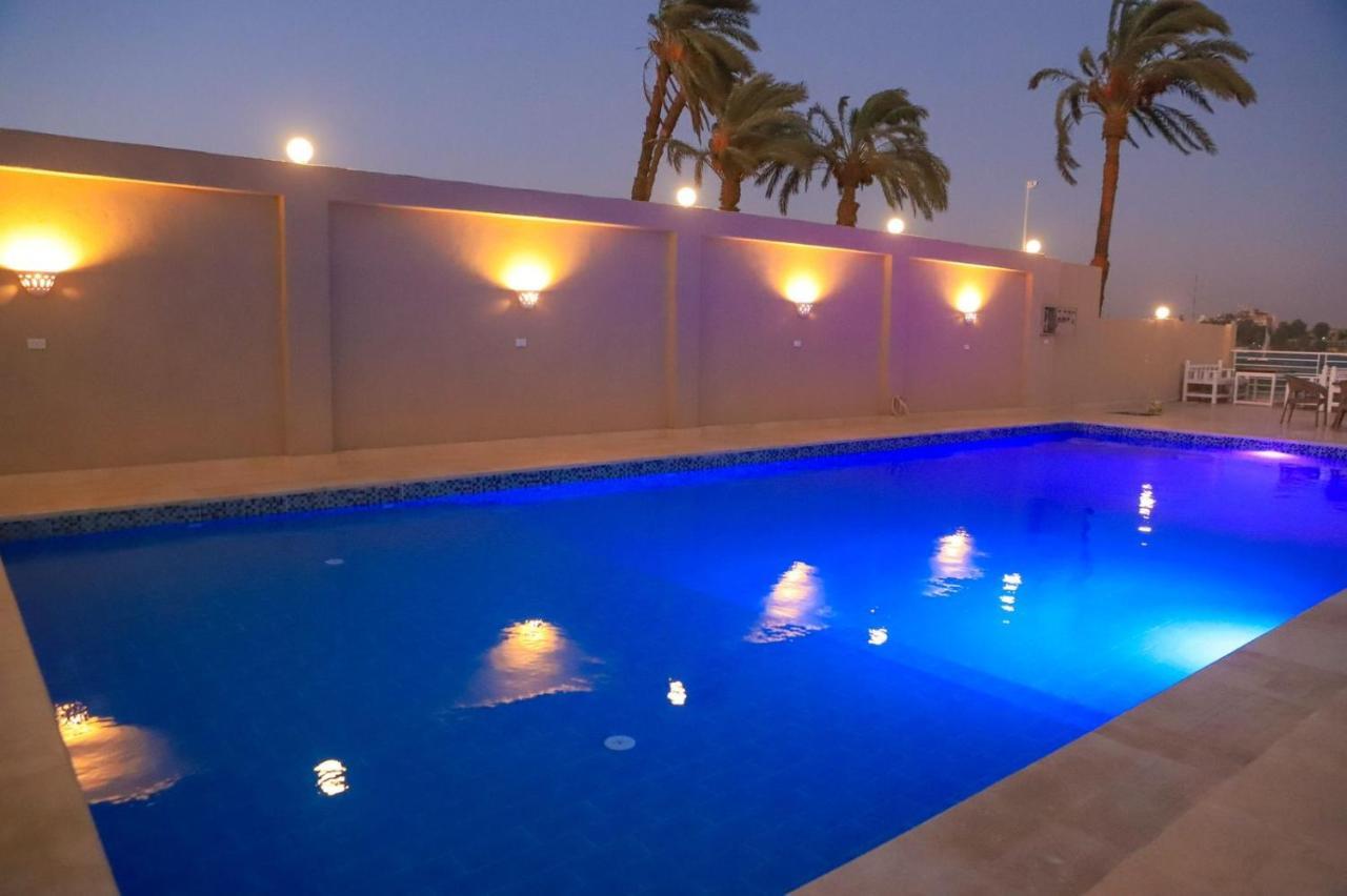 Royal Nile Villas - Pool View Apartment 2 Luxor Eksteriør billede