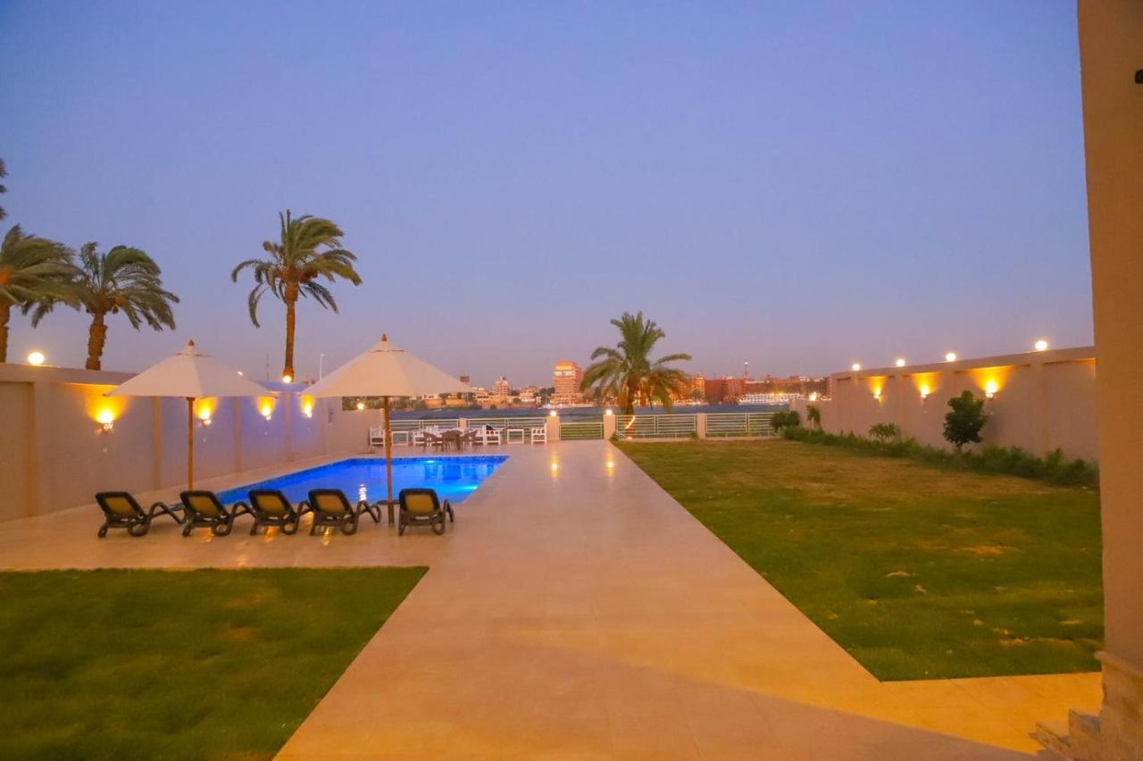 Royal Nile Villas - Pool View Apartment 2 Luxor Eksteriør billede