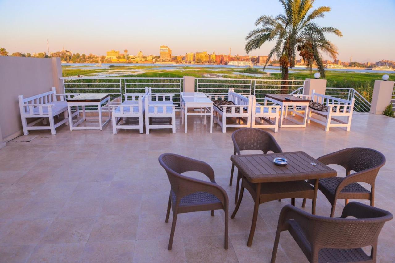 Royal Nile Villas - Pool View Apartment 2 Luxor Eksteriør billede