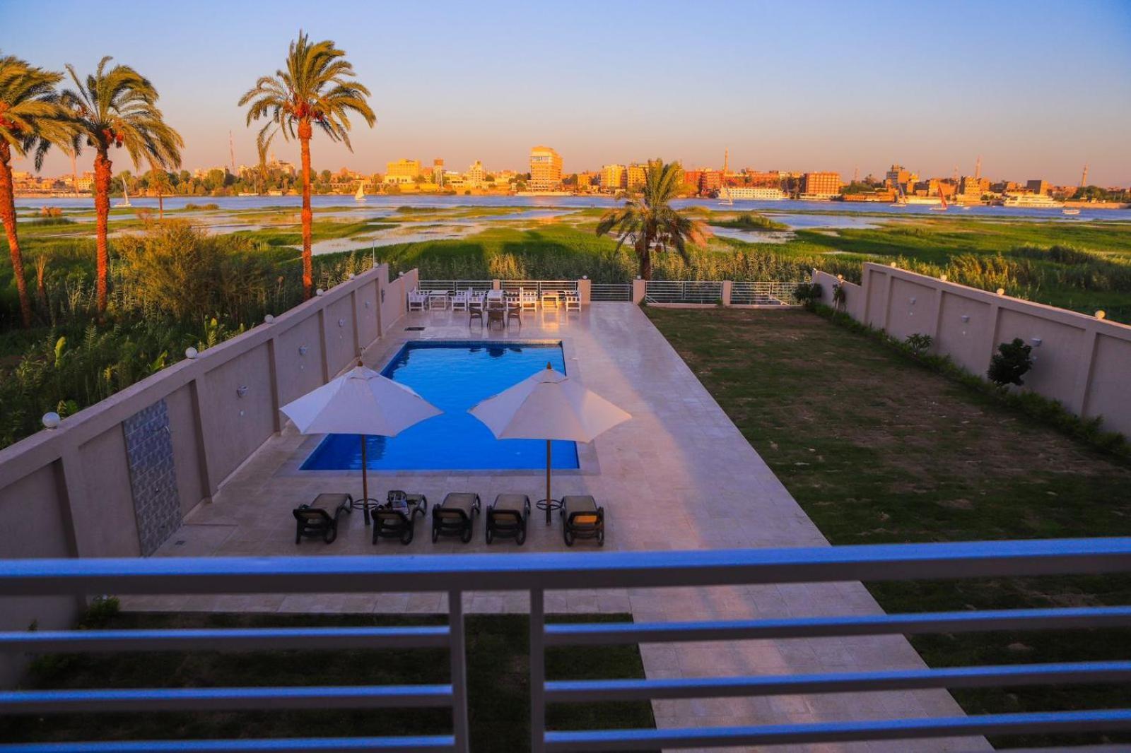 Royal Nile Villas - Pool View Apartment 2 Luxor Eksteriør billede
